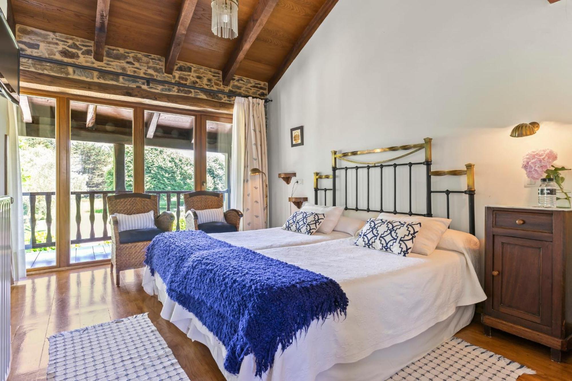 Bed and Breakfast Casa Peleyon Castropol Exterior foto