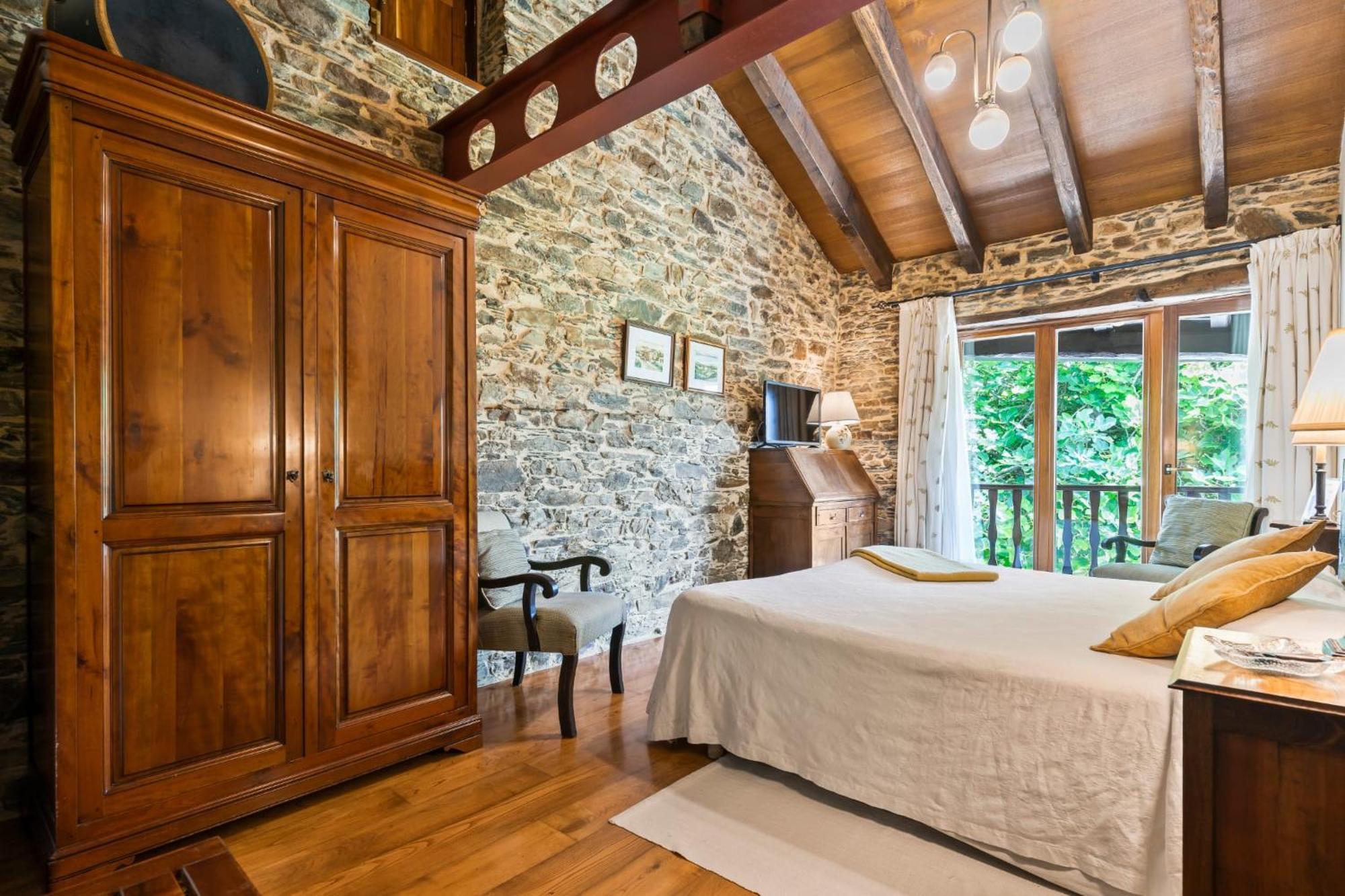 Bed and Breakfast Casa Peleyon Castropol Exterior foto