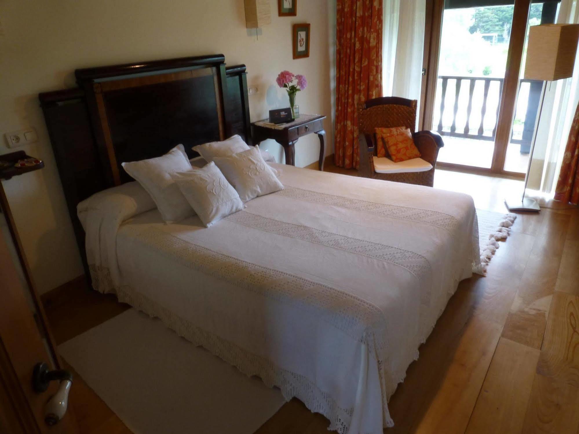 Bed and Breakfast Casa Peleyon Castropol Exterior foto