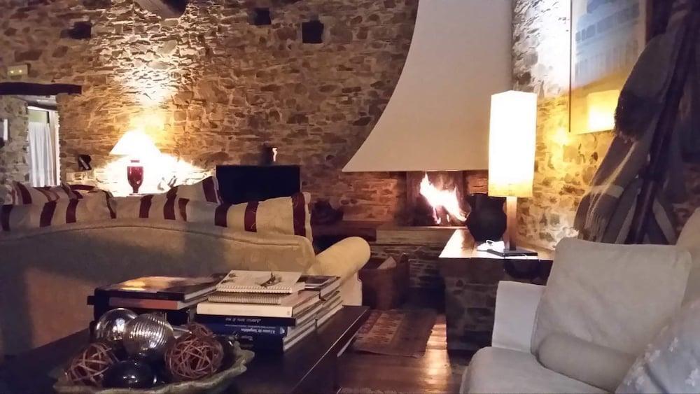 Bed and Breakfast Casa Peleyon Castropol Exterior foto